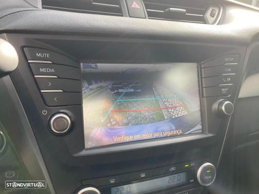 Toyota Avensis Touring Sports 1.6 D-4D Luxury+GPS - 19