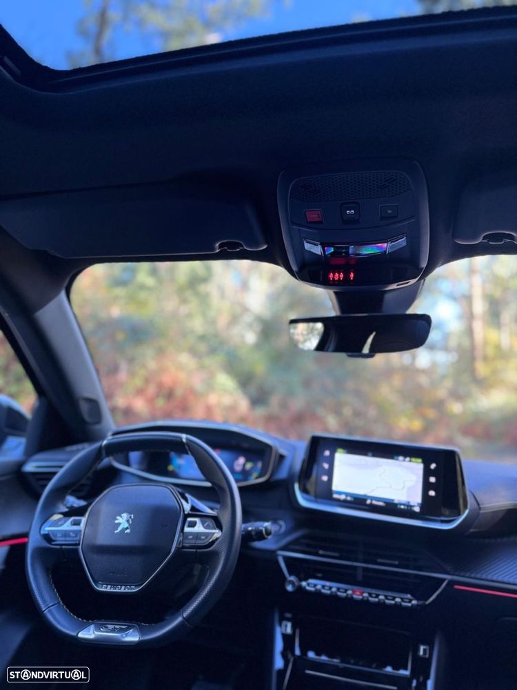 Peugeot e-2008 50 kWh GT - 14