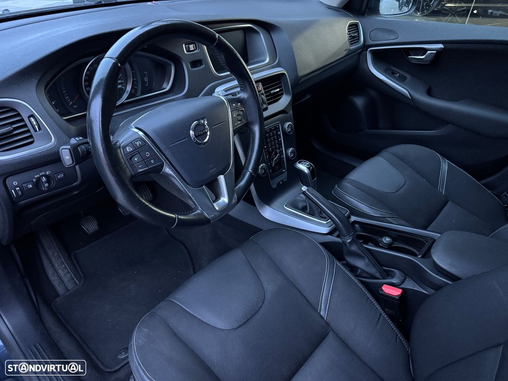 Volvo V40 2.0 D3 Momentum - 6
