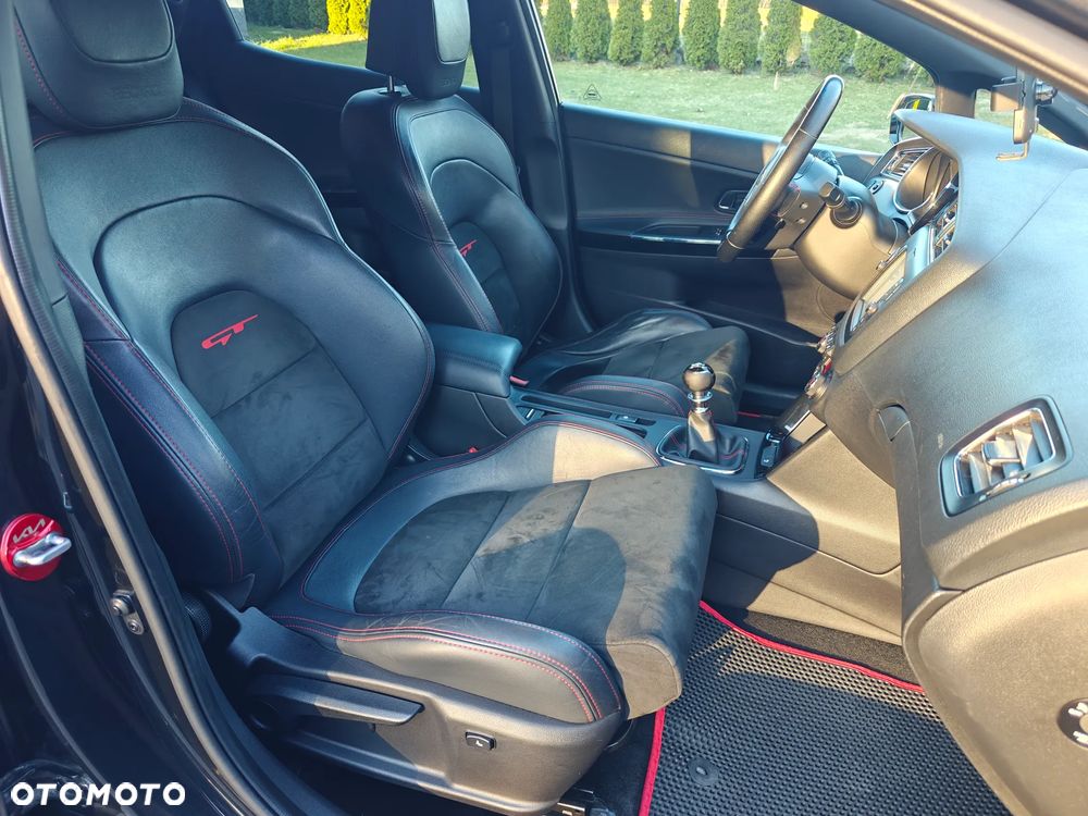 Kia Ceed 1.6 T-GDI GT - 11