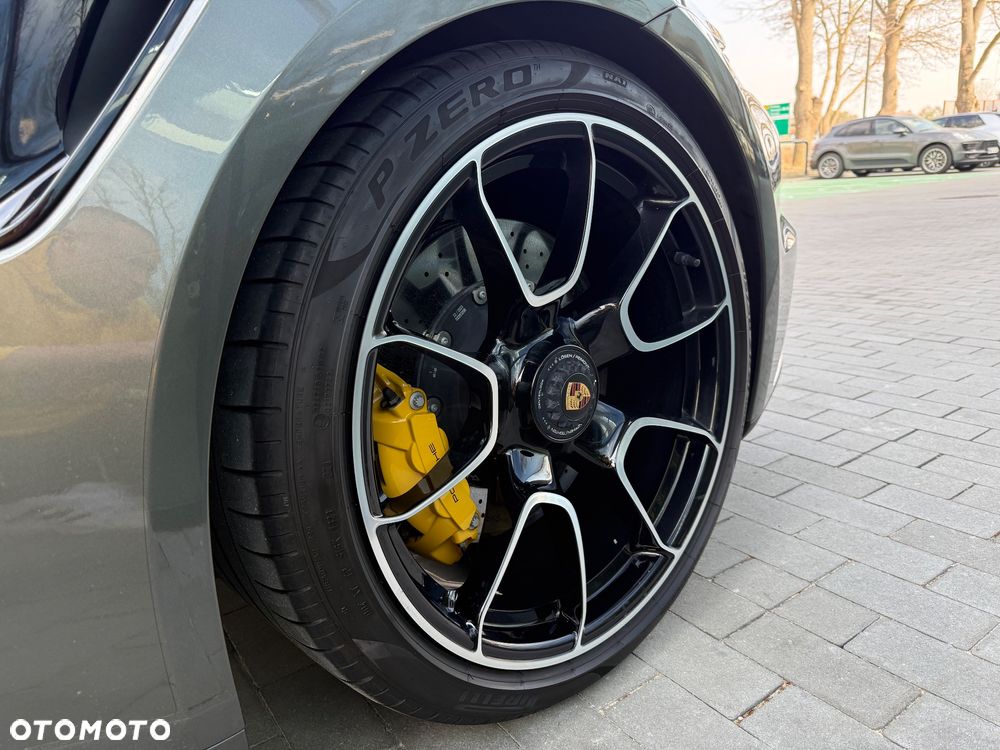 Porsche 911 Turbo S - 13