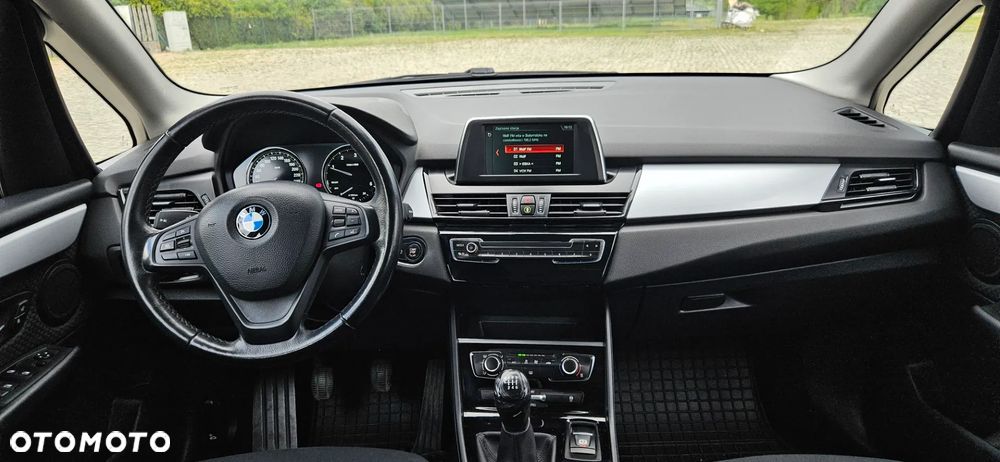 BMW Seria 2 216d - 32