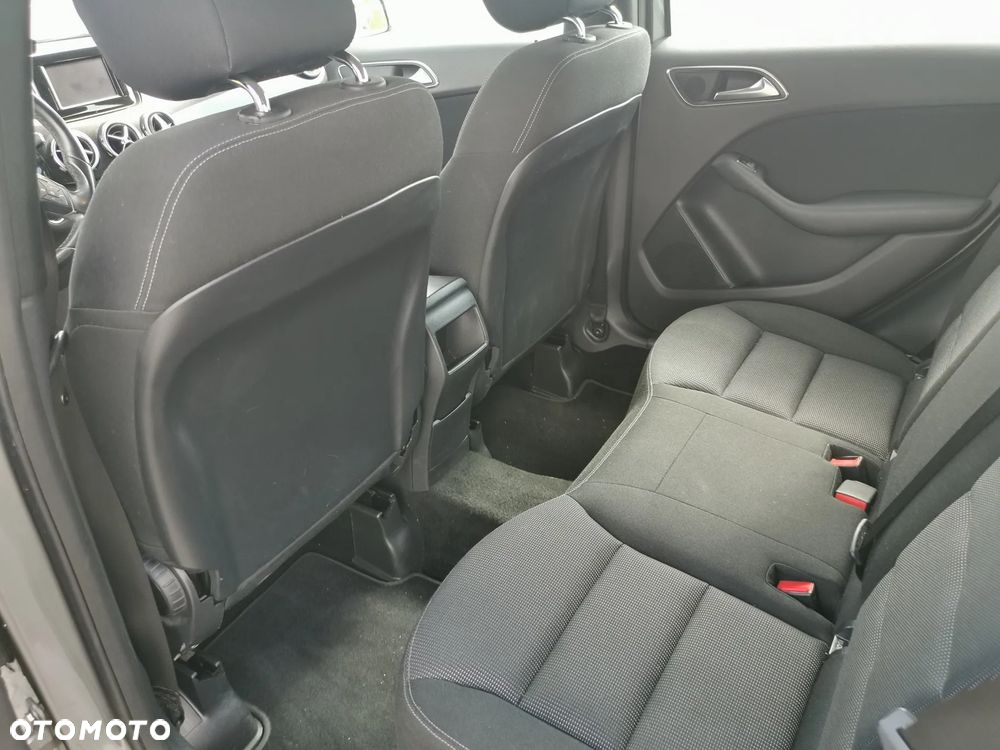 Mercedes-Benz Klasa B 180 CDI 7G-DCT - 19