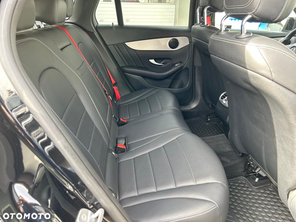 Mercedes-Benz GLC 220 d 4Matic 9G-TRONIC AMG Line - 18