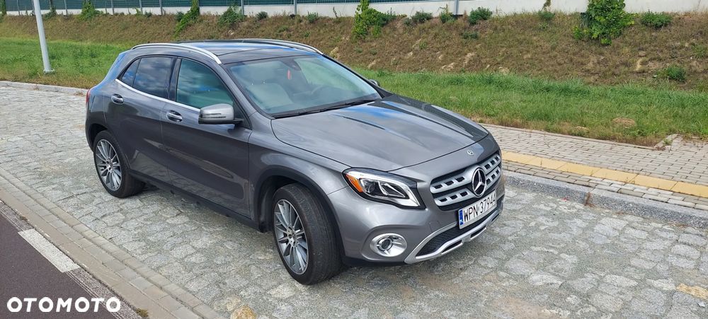 Mercedes-Benz GLA 250 4Matic 7G-DCT UrbanStyle Edition - 3