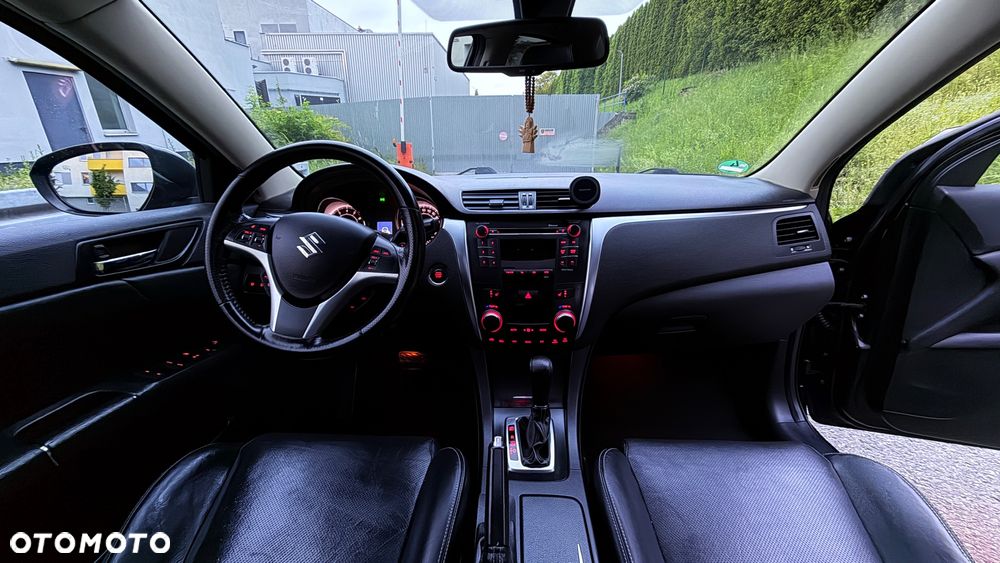 Suzuki Kizashi 2.4 4x4 CVT Sport - 10