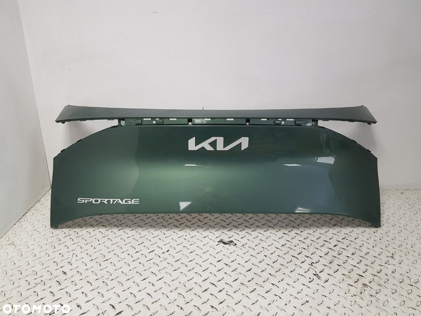 ŁADNA BLENDA KLAPY TYLNEJ KIA SPORTAGE V 5 21-25r 87310R2020 87310-R2020 - 2