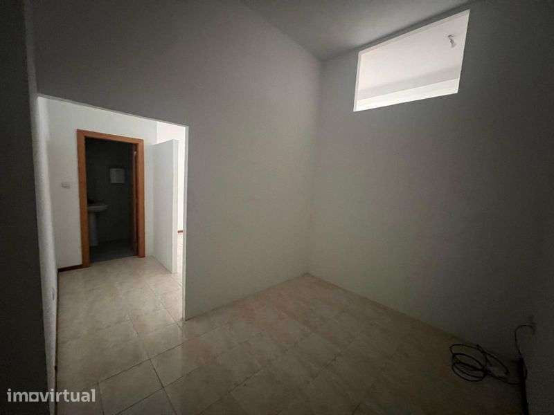Aluga-se Loja em Mateus, Vila Real - Grande imagem: 4/7