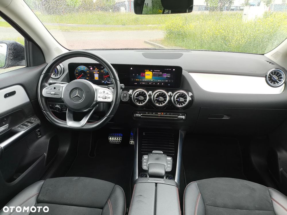Mercedes-Benz GLA 250 4-Matic AMG Line - 18
