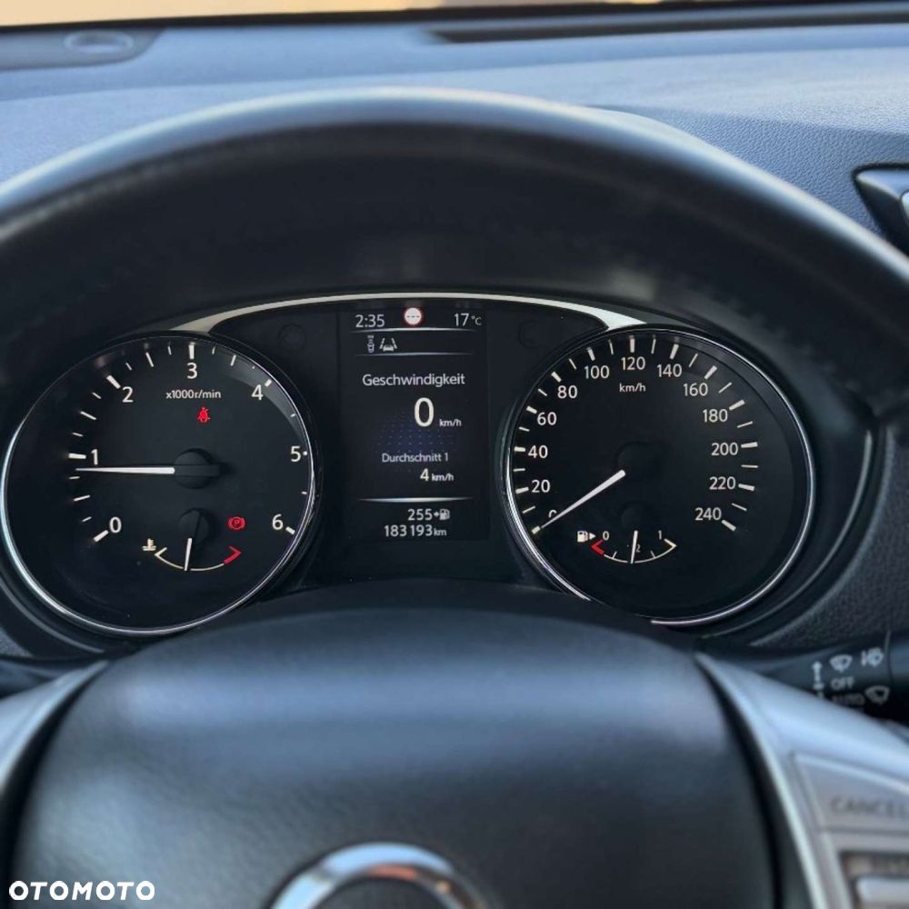 Nissan X-Trail - 25