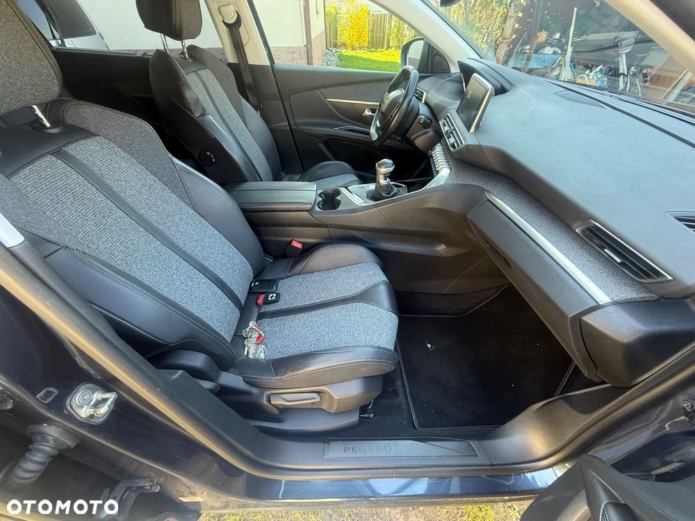 Peugeot 5008 BlueHDi 150 Allure - 25