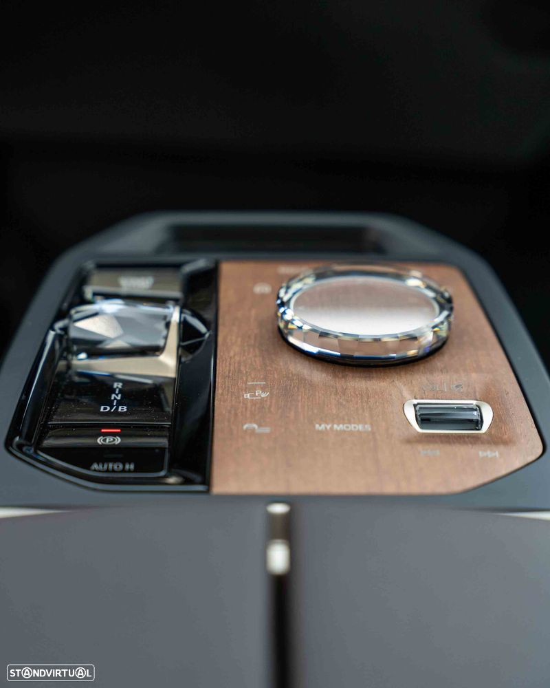 BMW iX xDrive40 - 15