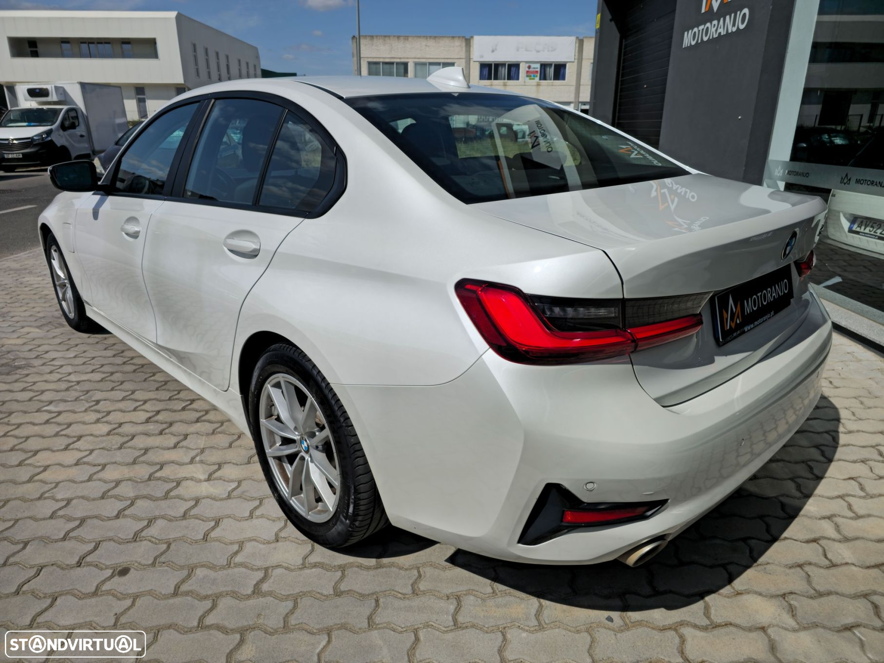 BMW 330 e Auto - 7