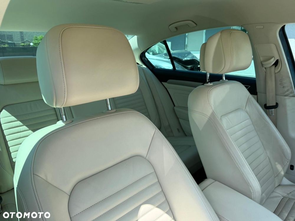 Volkswagen Passat 2.0 TDI Bi-Turbo BMT 4Mot Highline DSG - 28