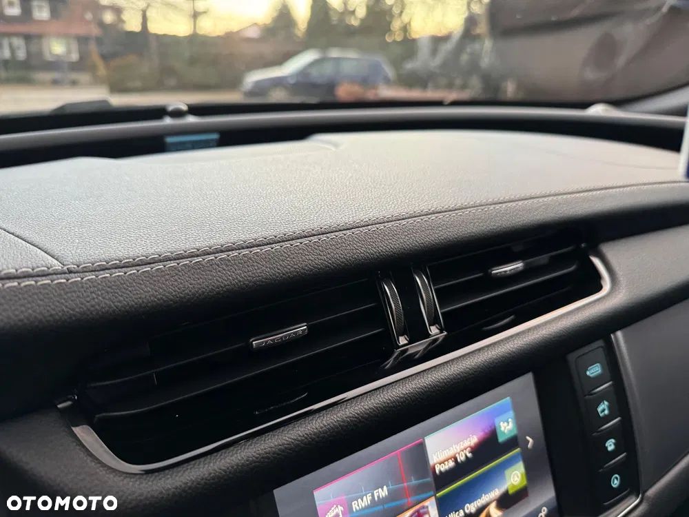 Jaguar XF - 30
