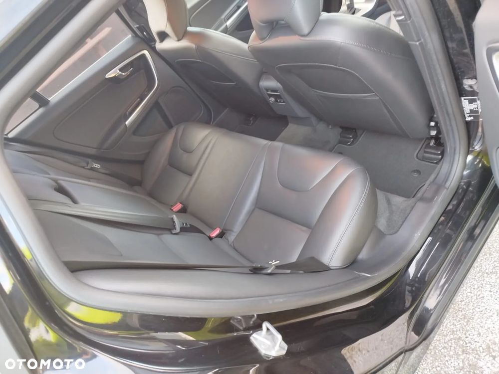 Volvo V60 D4 Geartronic Summum - 31
