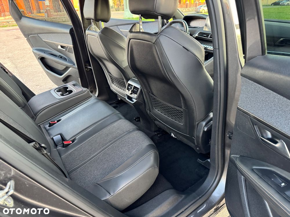 Peugeot 3008 BlueHDi 130 Stop & Start EAT8 GT Pack - 29