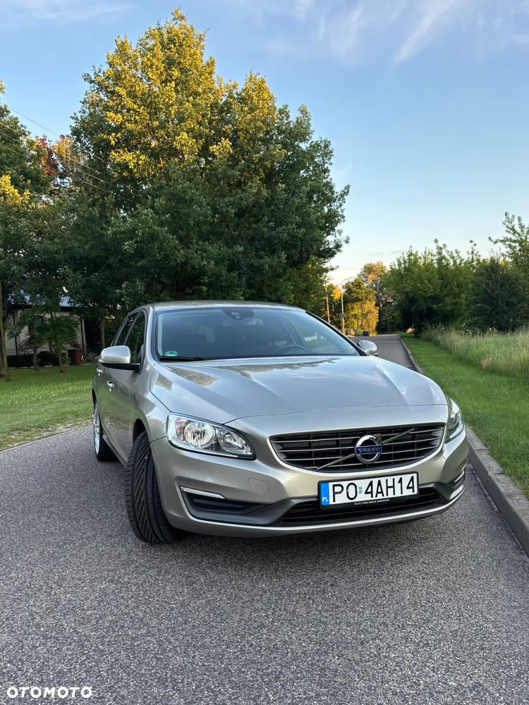 Volvo V60 D2 Momentum - 11
