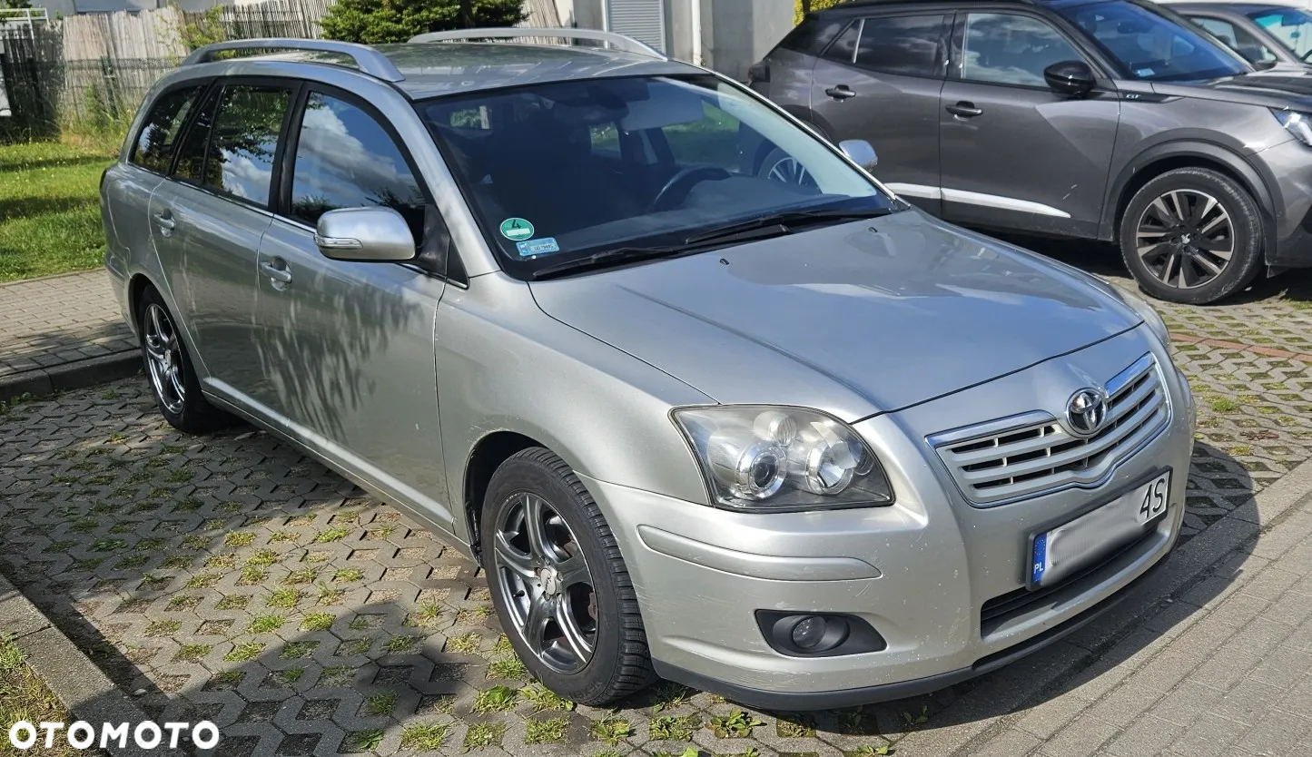 Toyota Avensis 2.0 D-4D Sol - 2