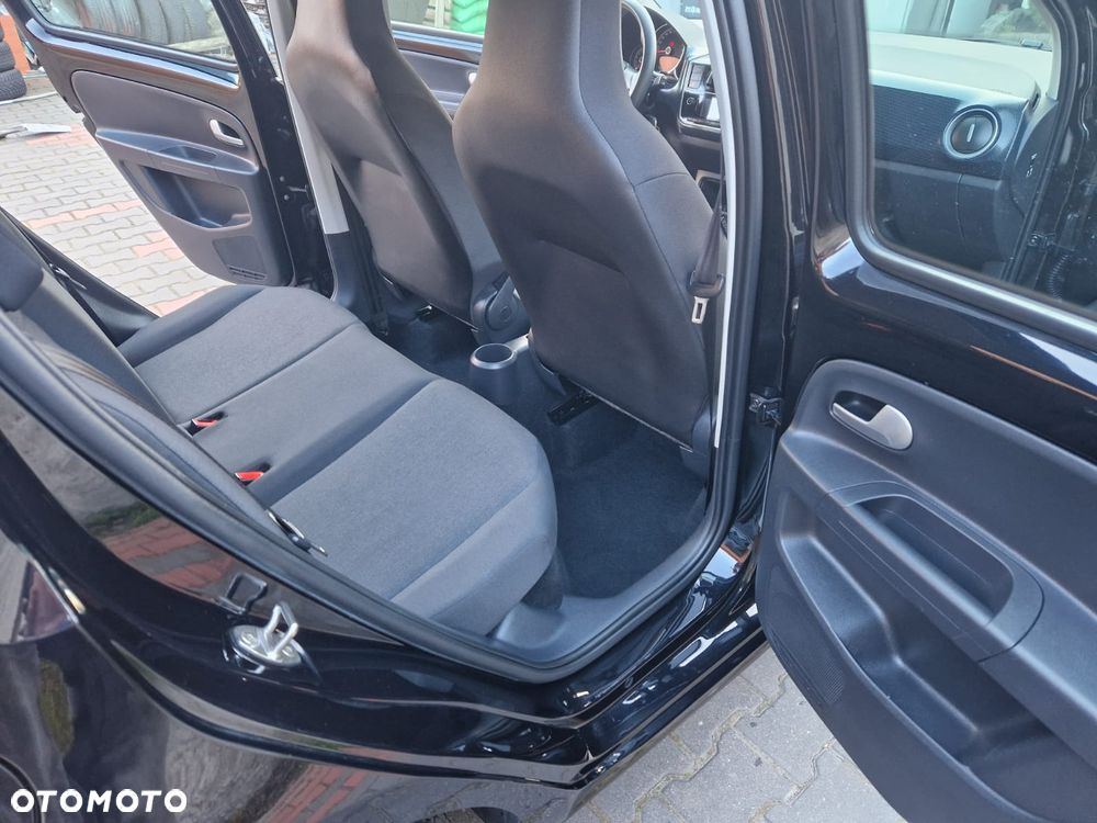 Volkswagen up! United - 21