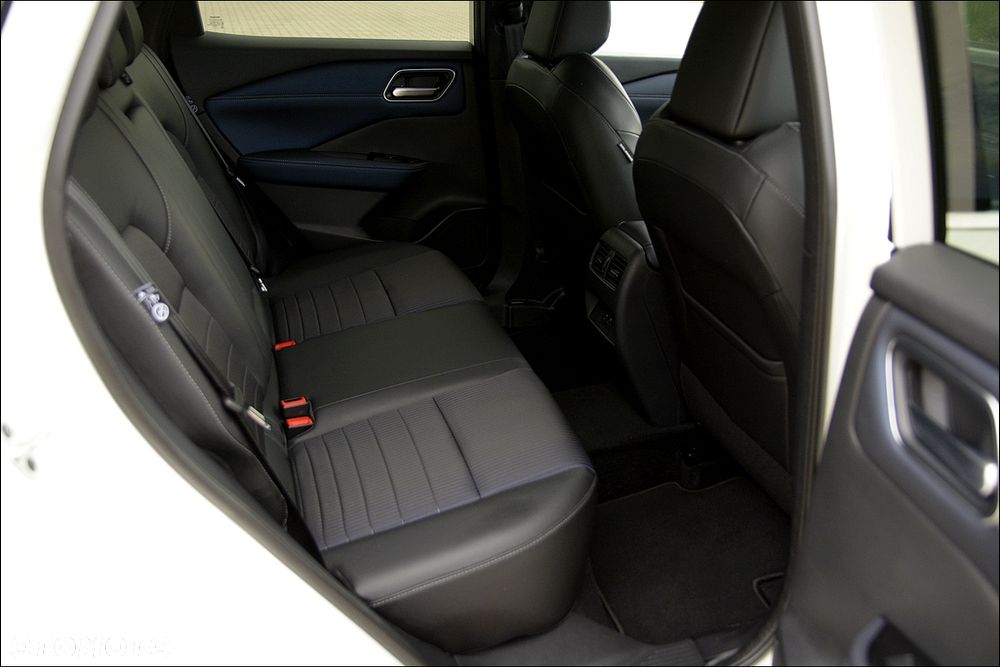 Nissan Qashqai 1.3 DIG-T MHEV Xtronic Tekna - 25