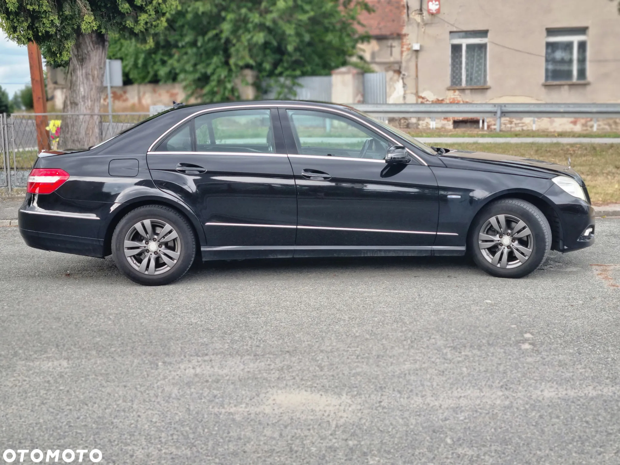 Mercedes-Benz Klasa E 200 CGI BlueEFFICIENCY Automatik Avantgarde - 5
