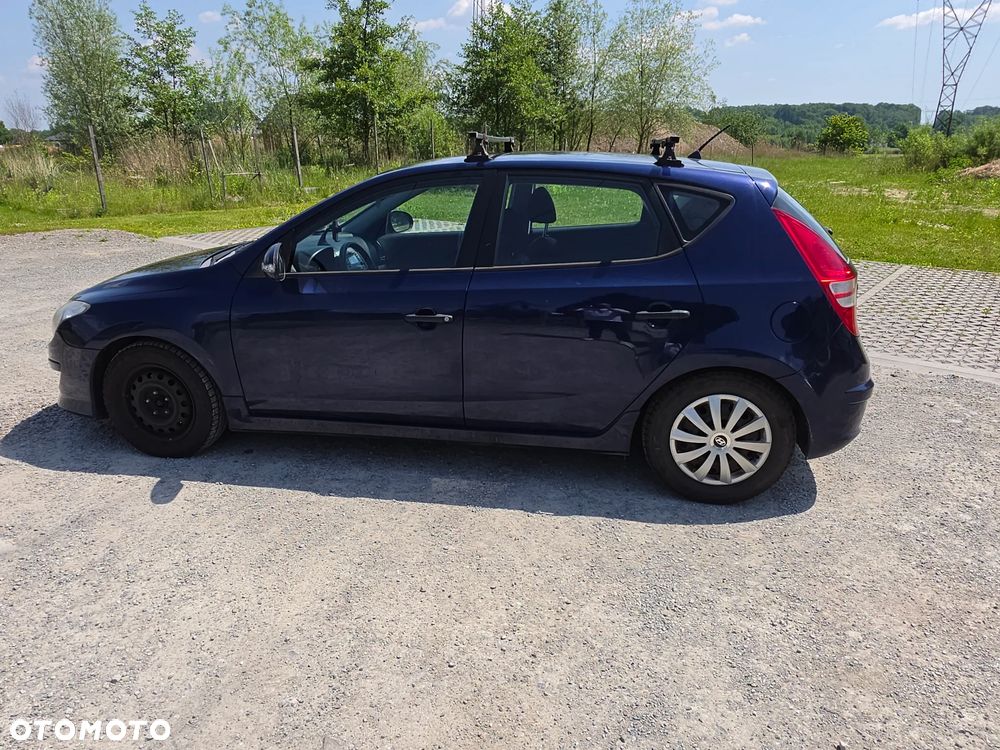 Hyundai i30 1.6 CRDi Comfort EU5 - 16