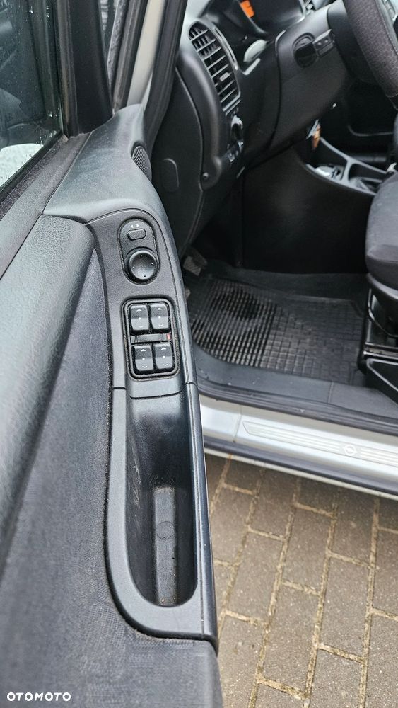 Opel Zafira 2.0 DTI Elegance - 32