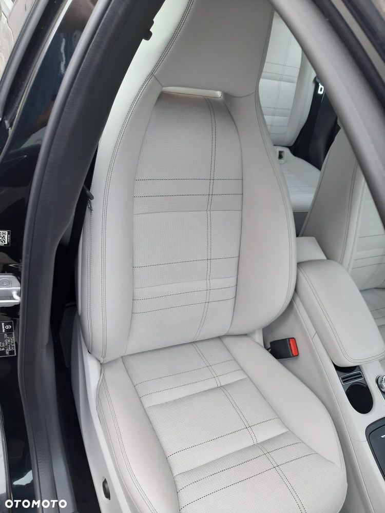 Mercedes-Benz GLA - 18