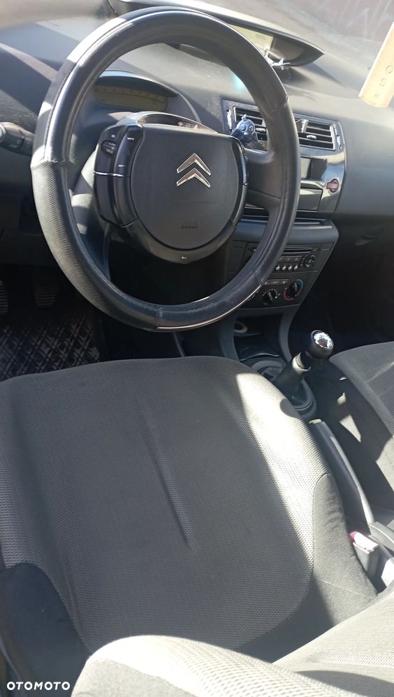 Citroën C4 1.4 16V X - 5