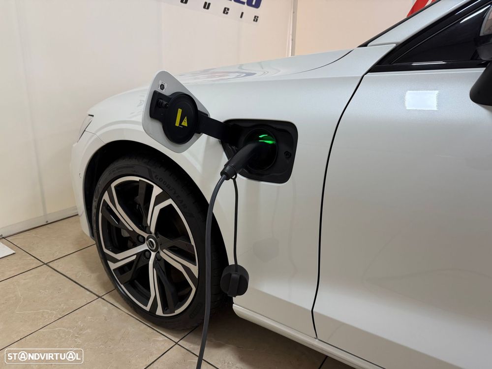 Volvo V60 2.0 T8 AWD TE Plus Dark - 17