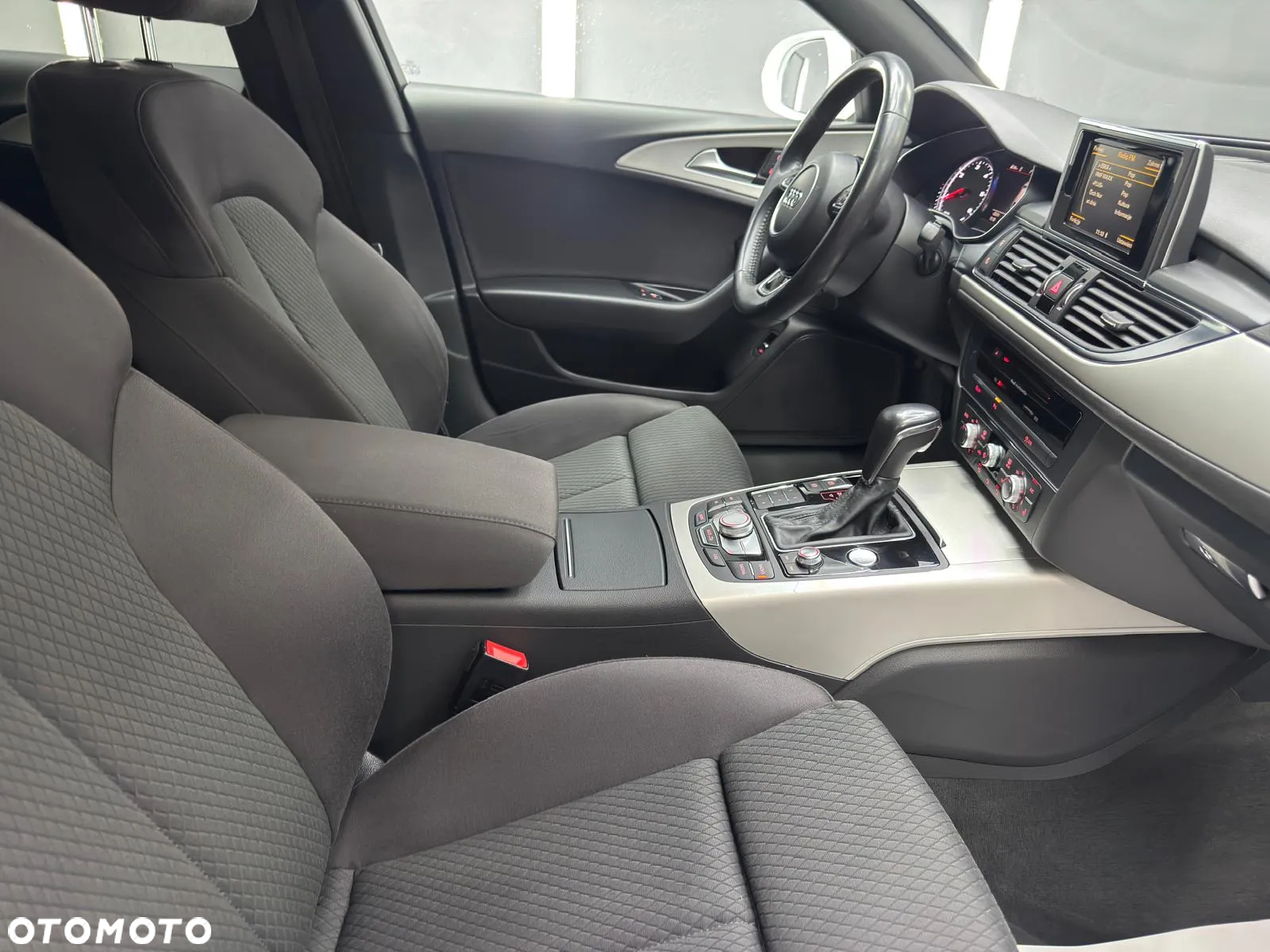 Audi A6 Avant 2.0 TDI Ultra S tronic - 31