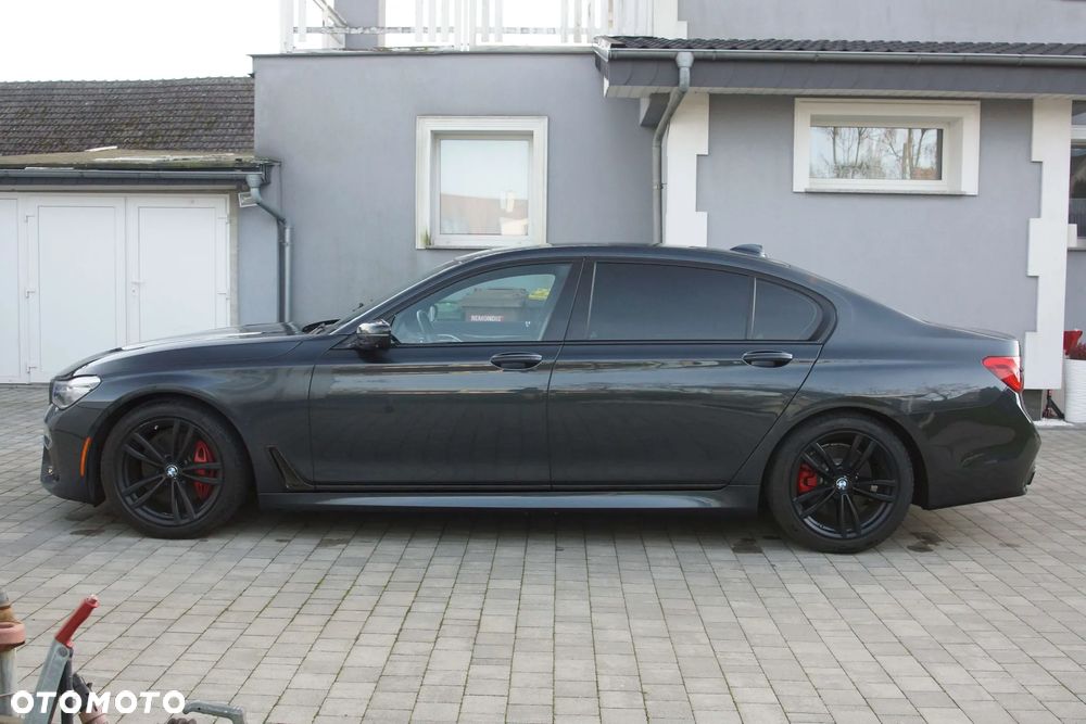 BMW Seria 7 740Li xDrive - 12