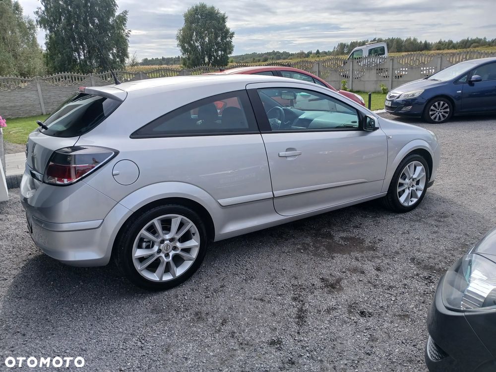 Opel Astra GTC 1.6 Sport - 14