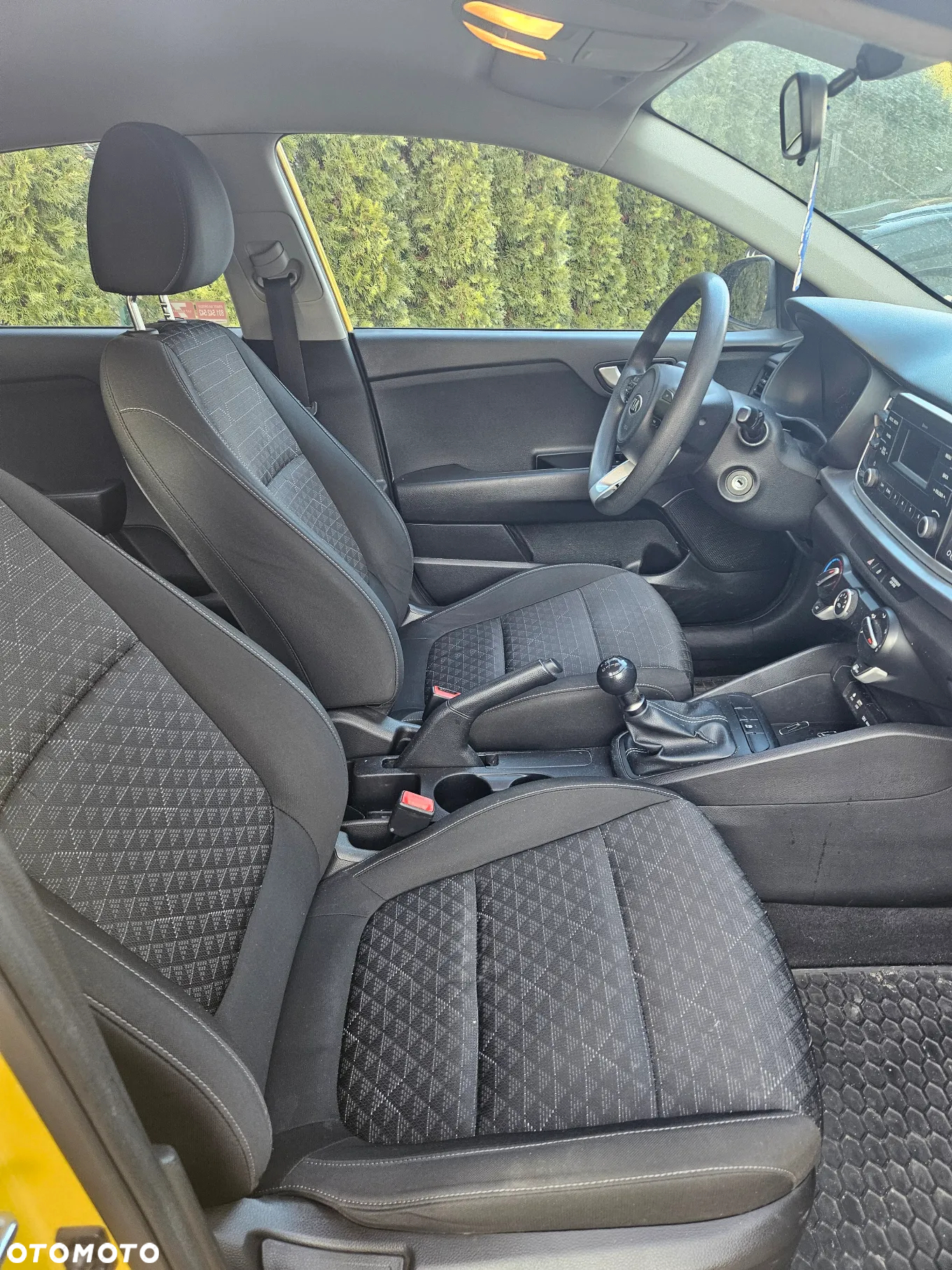 Kia Rio 1.2 M - 10