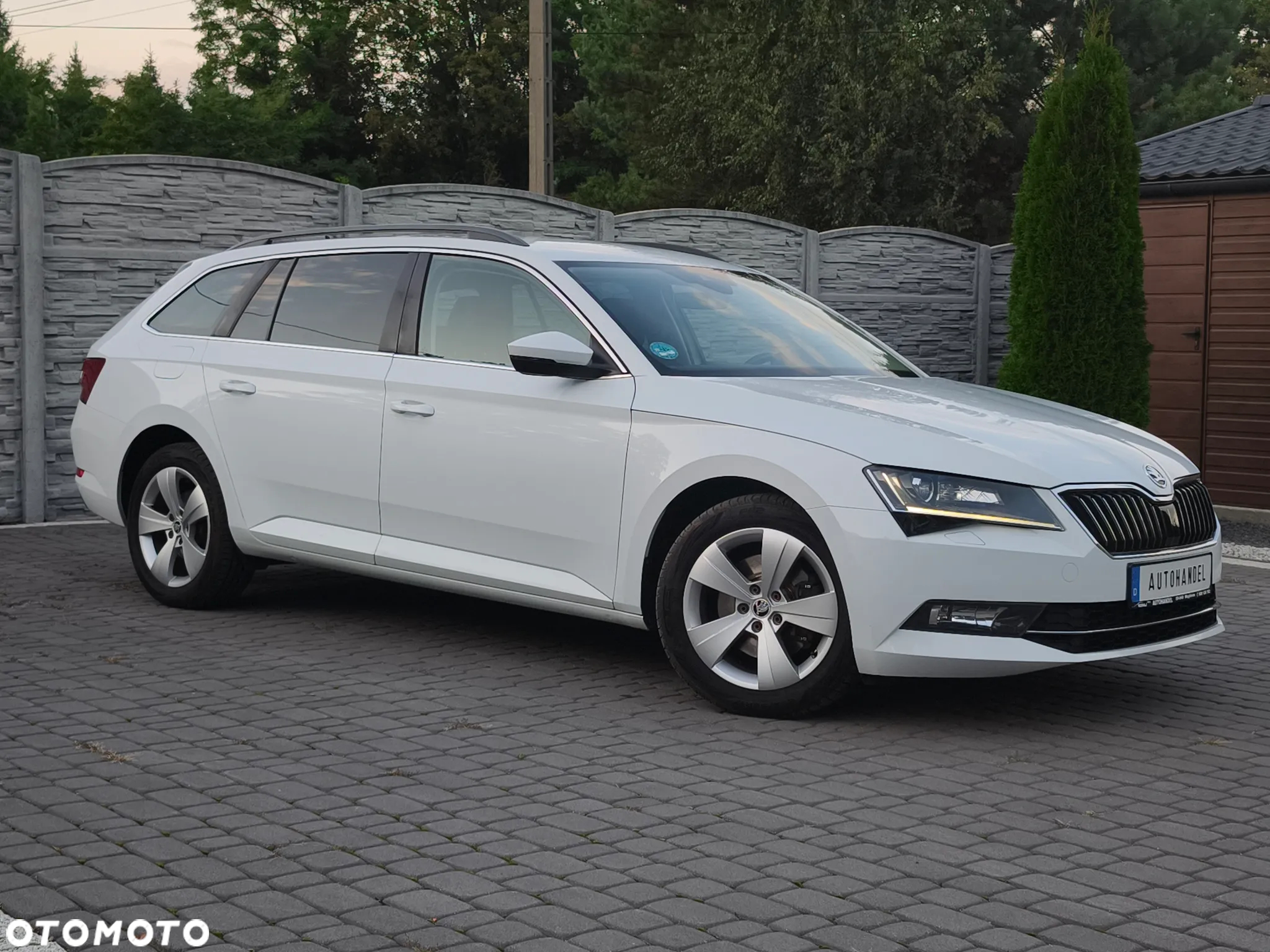 Skoda Superb 2.0 TDI 4x4 DSG Ambition - 4