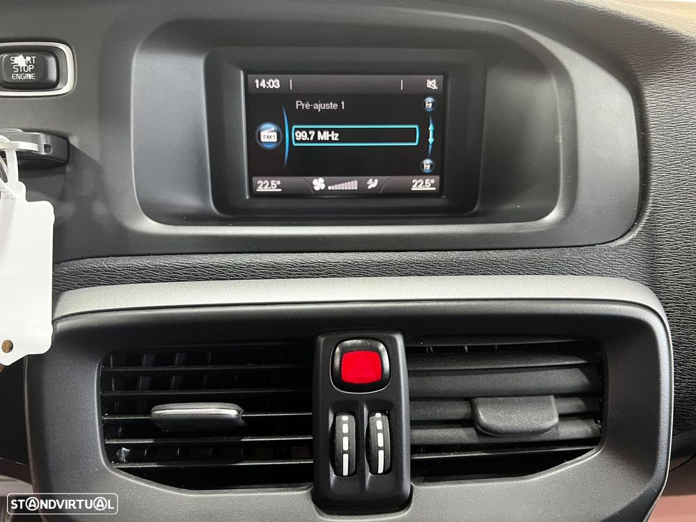 Volvo V40 Cross Country 2.0 D2 Summum - 19