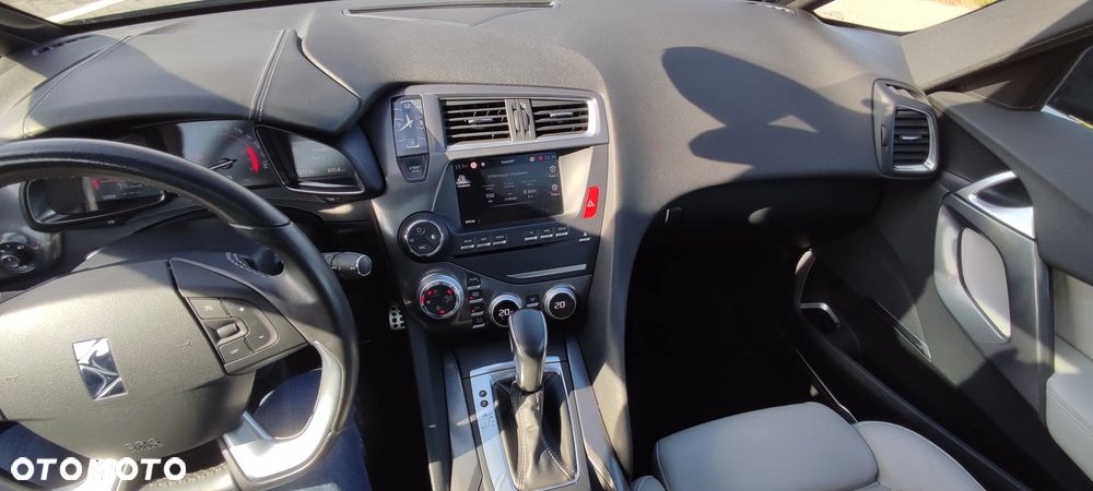 DS Automobiles DS 5 - 24