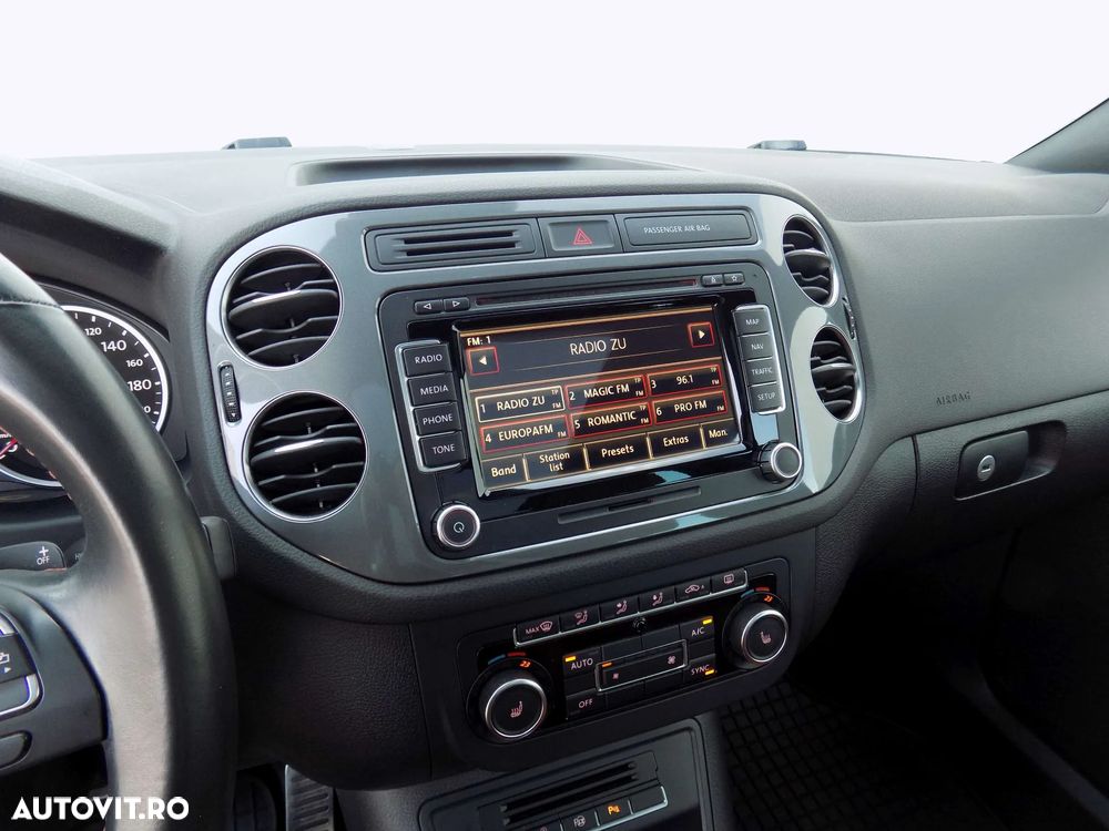 Volkswagen Tiguan 2.0 TDI DPF 4Motion BlueMotion Technology DSG Sport & Style - 20