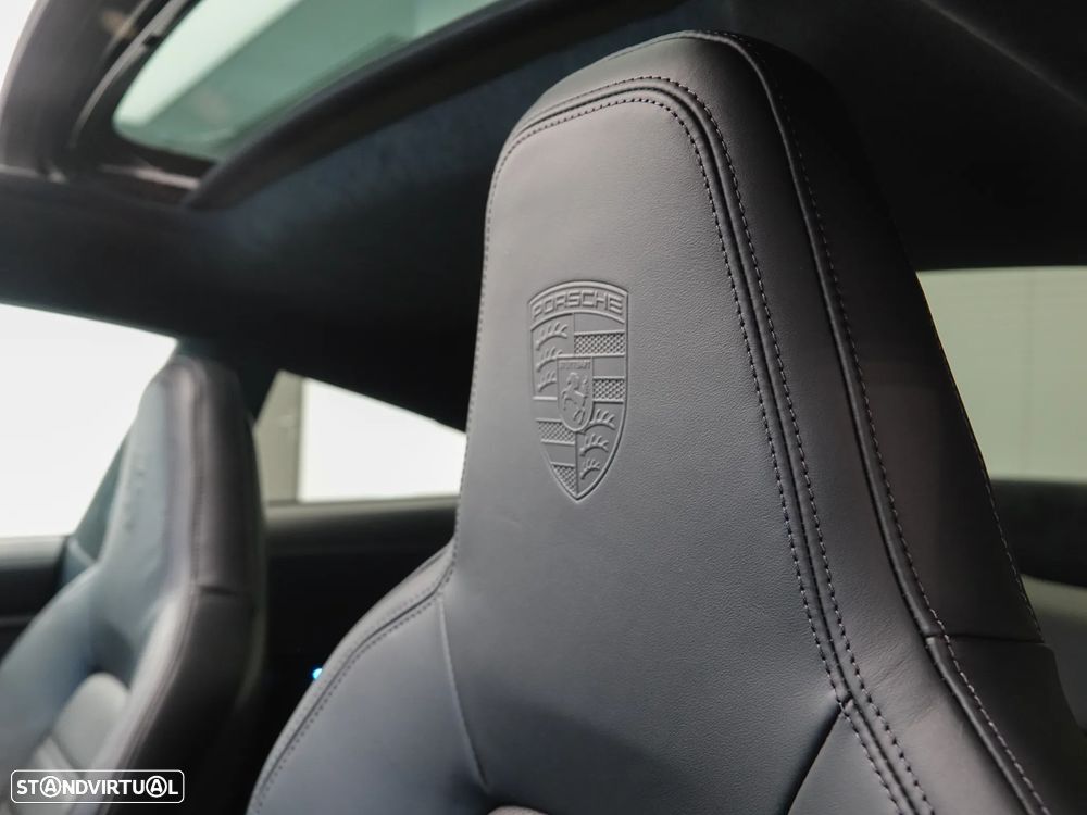 Porsche 911 (992) Carrera 4 GTS - 21