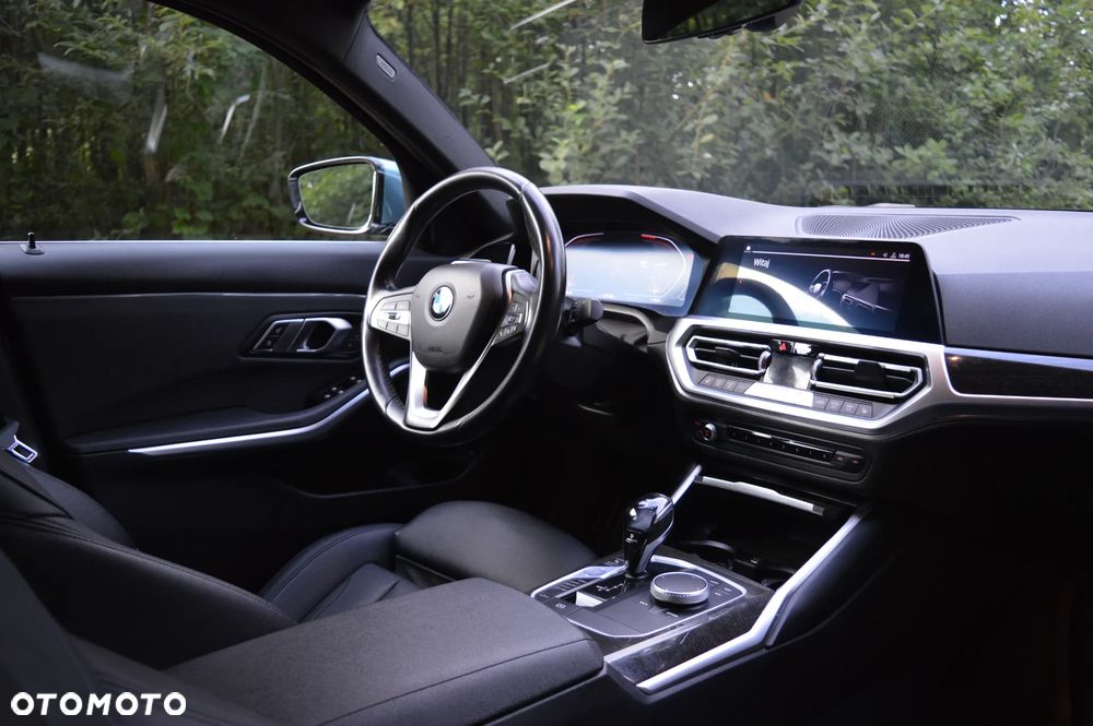 BMW Seria 3 330i - 17