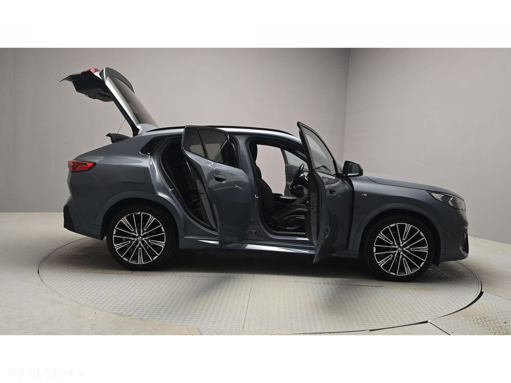 BMW X2 sDrive18d - 11