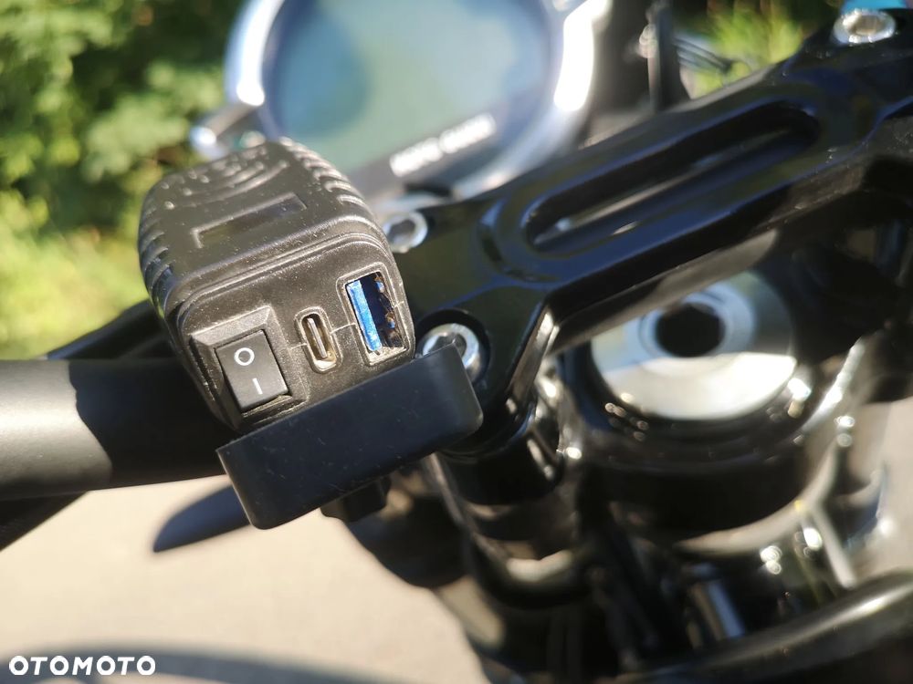 Moto Guzzi V7 - 33