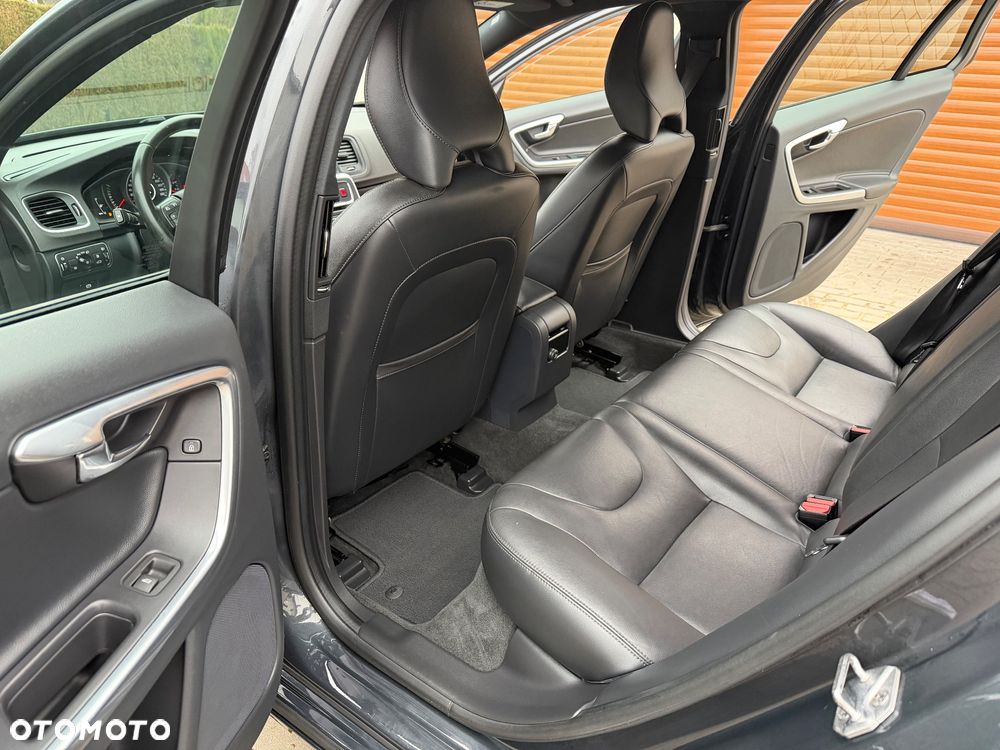 Volvo V60 D2 Drive-E Kinetic - 3