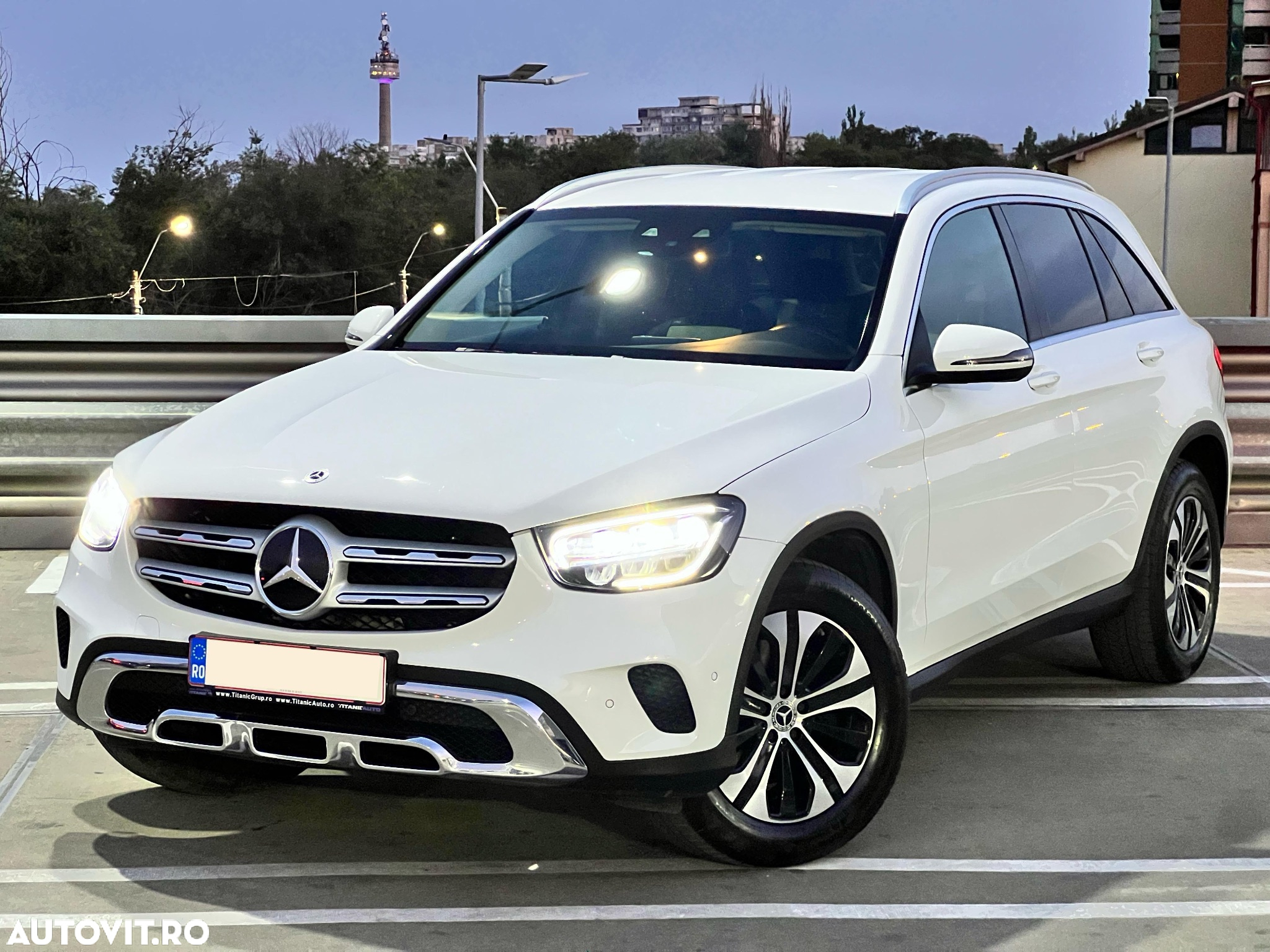 Mercedes-Benz GLC 300 d 4Matic 9G-TRONIC Exclusive - 3