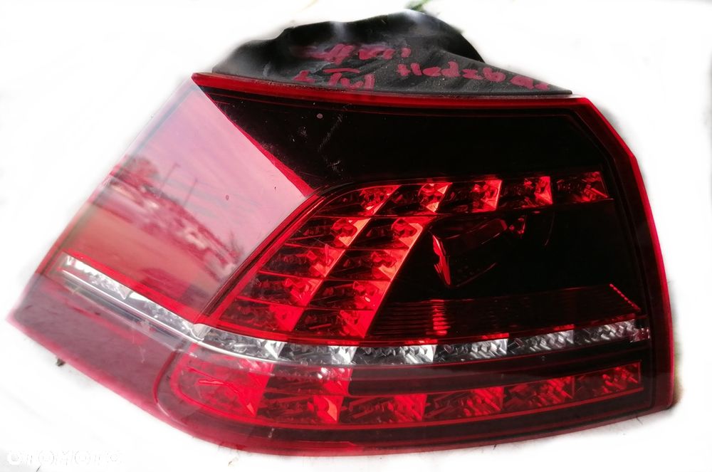VW GOLF VII 16r 5D HB LAMPA W BŁOTNIK LEWY TYŁ TYLNA LED 5G0945207 - 1