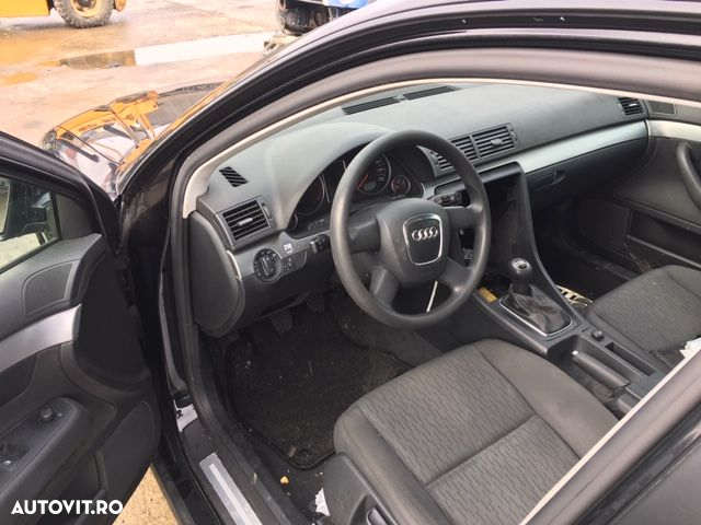 Dezmembrez Audi A4 B7 motor BPW LZ9Y - 4