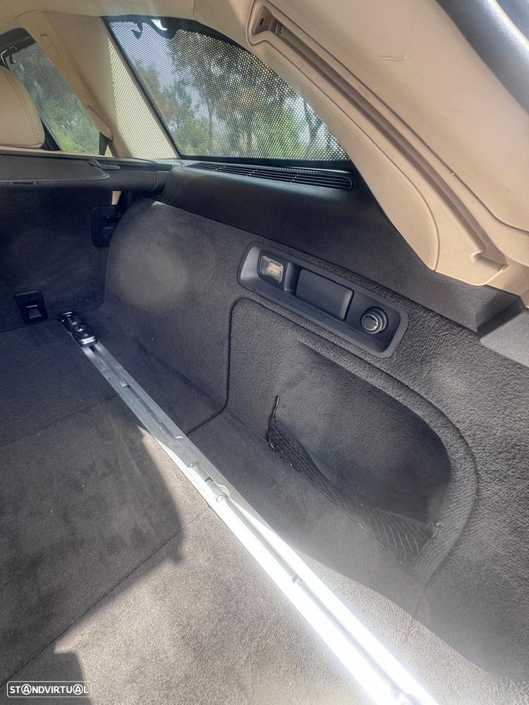 Jaguar XF Sportbrake 2.2 - 34