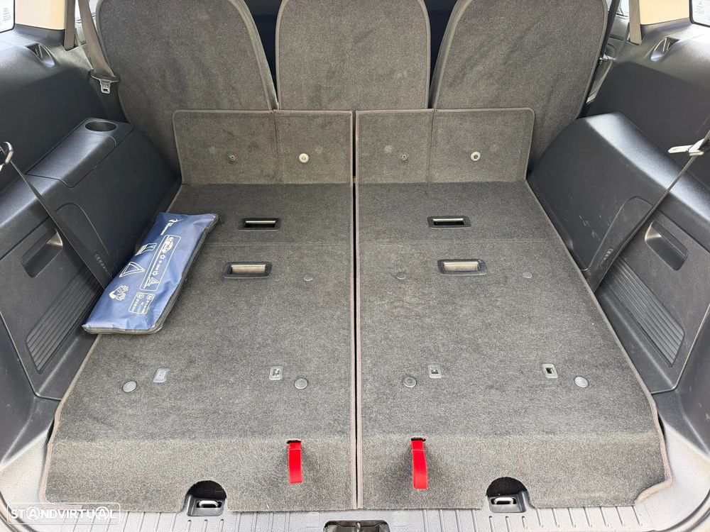 Ford S-Max 1.8 TDCi Titanium 7L - 22