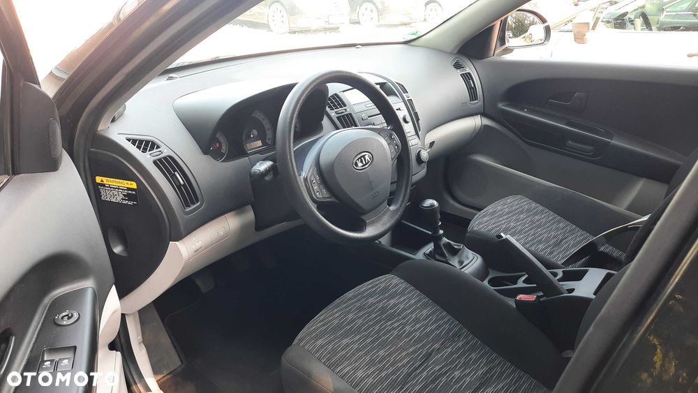 Kia Ceed - 7